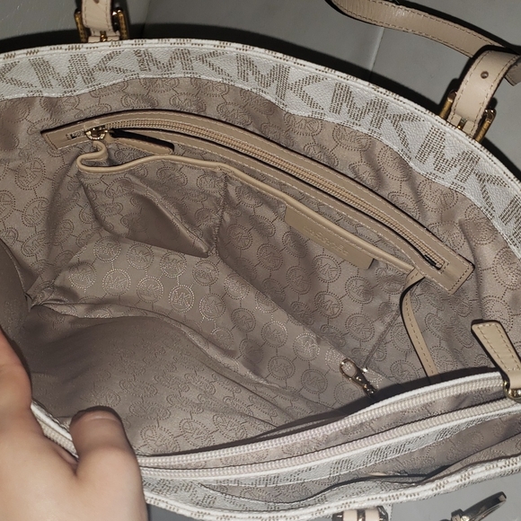 Michael Kors Tote bag - Picture 7 of 13